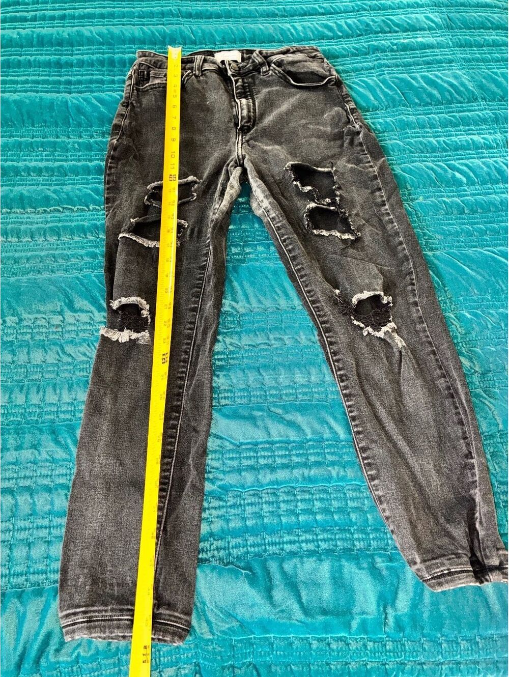 KanCan Signature High Rise Skinny Jeans Size 29 Distressed Black Denim